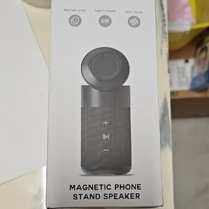 Nwt Magnetic Phone Stand Speaker - Black